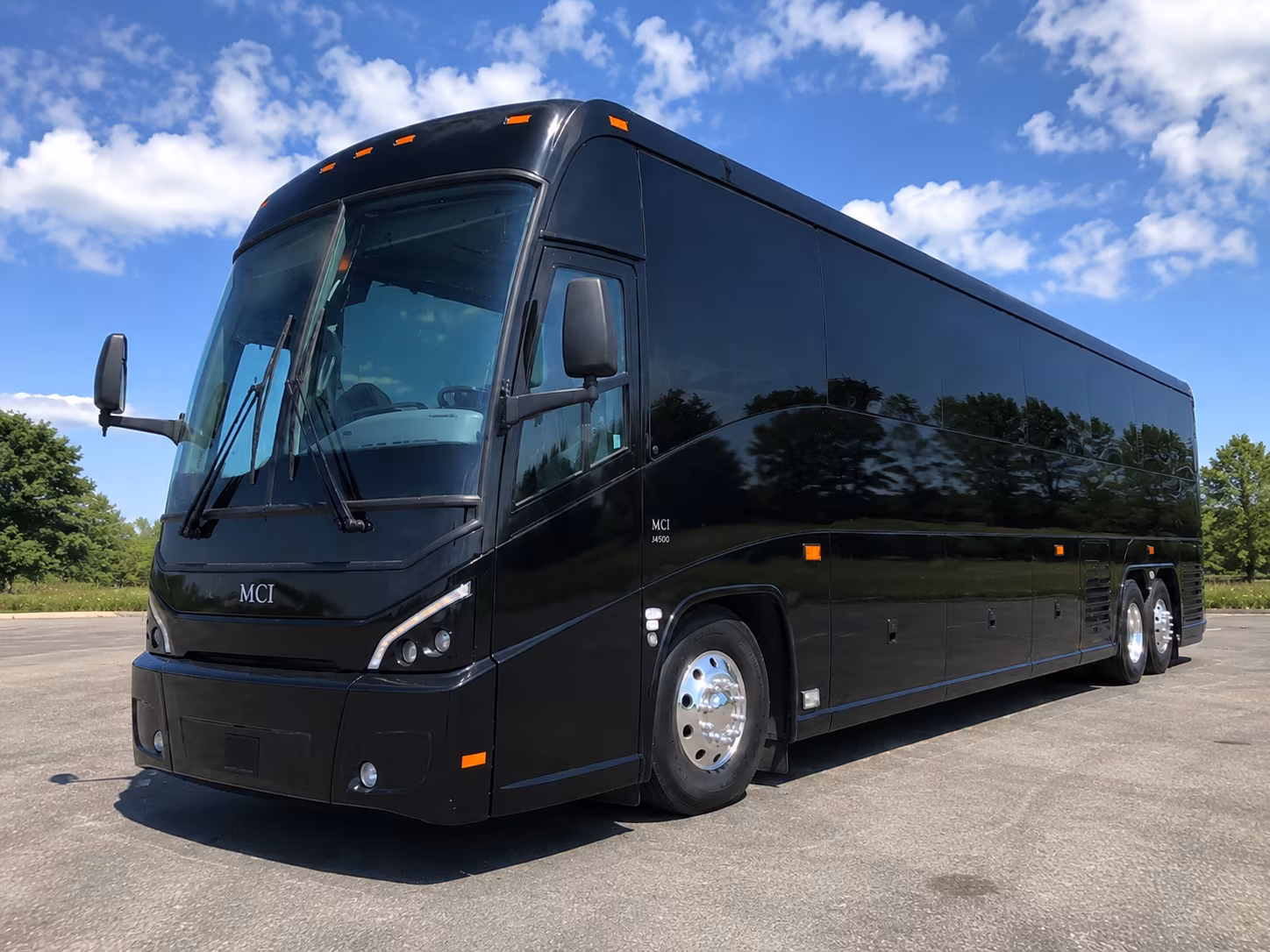 whether you want dinner first or photos at the plaza your bus handles every stop